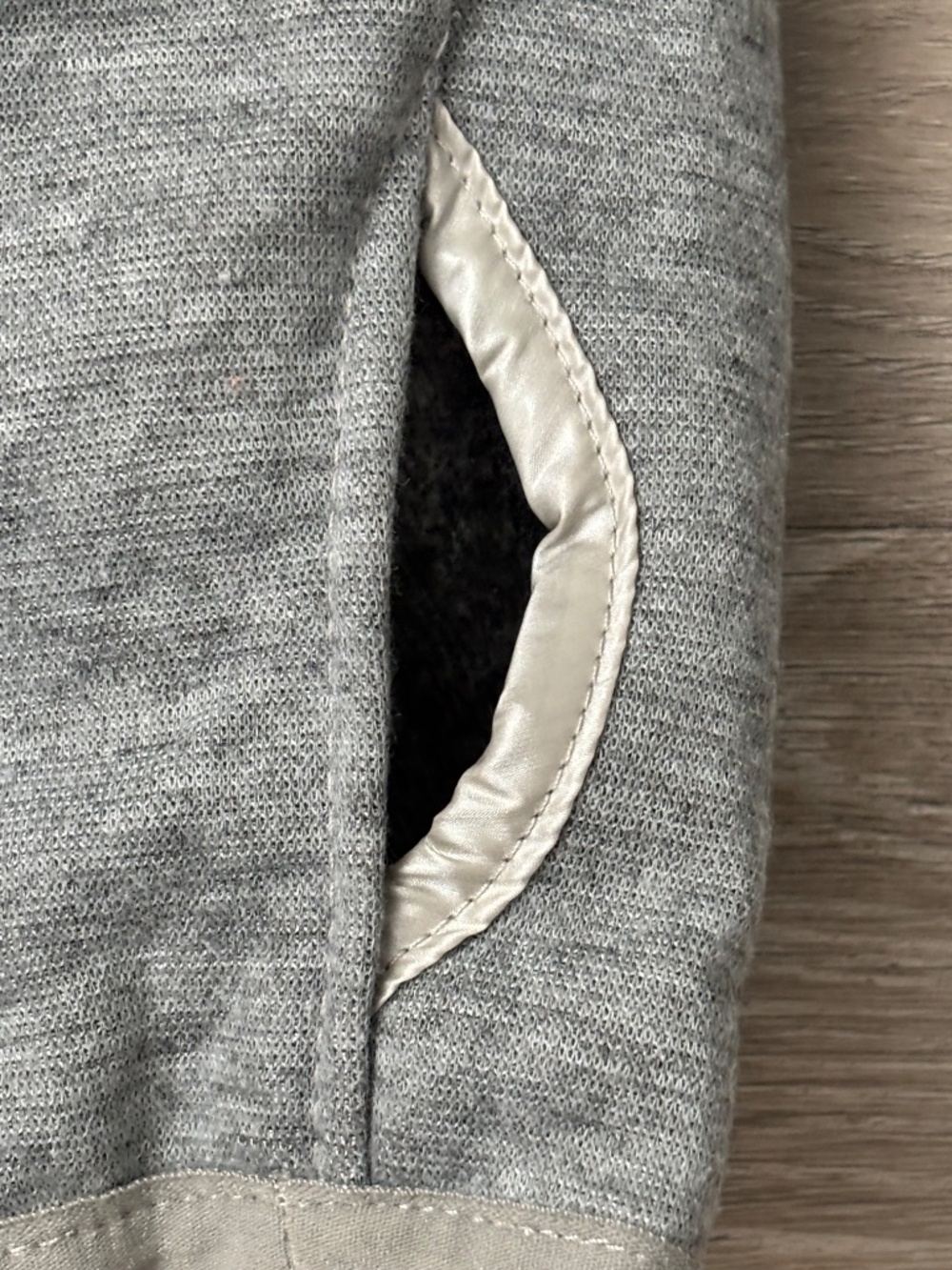 NWT Womens Xersion Pearlized Gray Athleisure Puffer Vest Lightweight Jacket XL - Picture 5 of 13